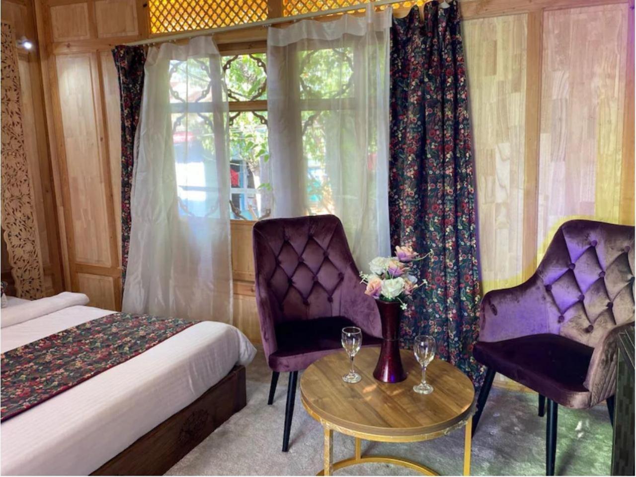 Floating Luxury Group Of Houseboats 호텔 Srīnagar 외부 사진