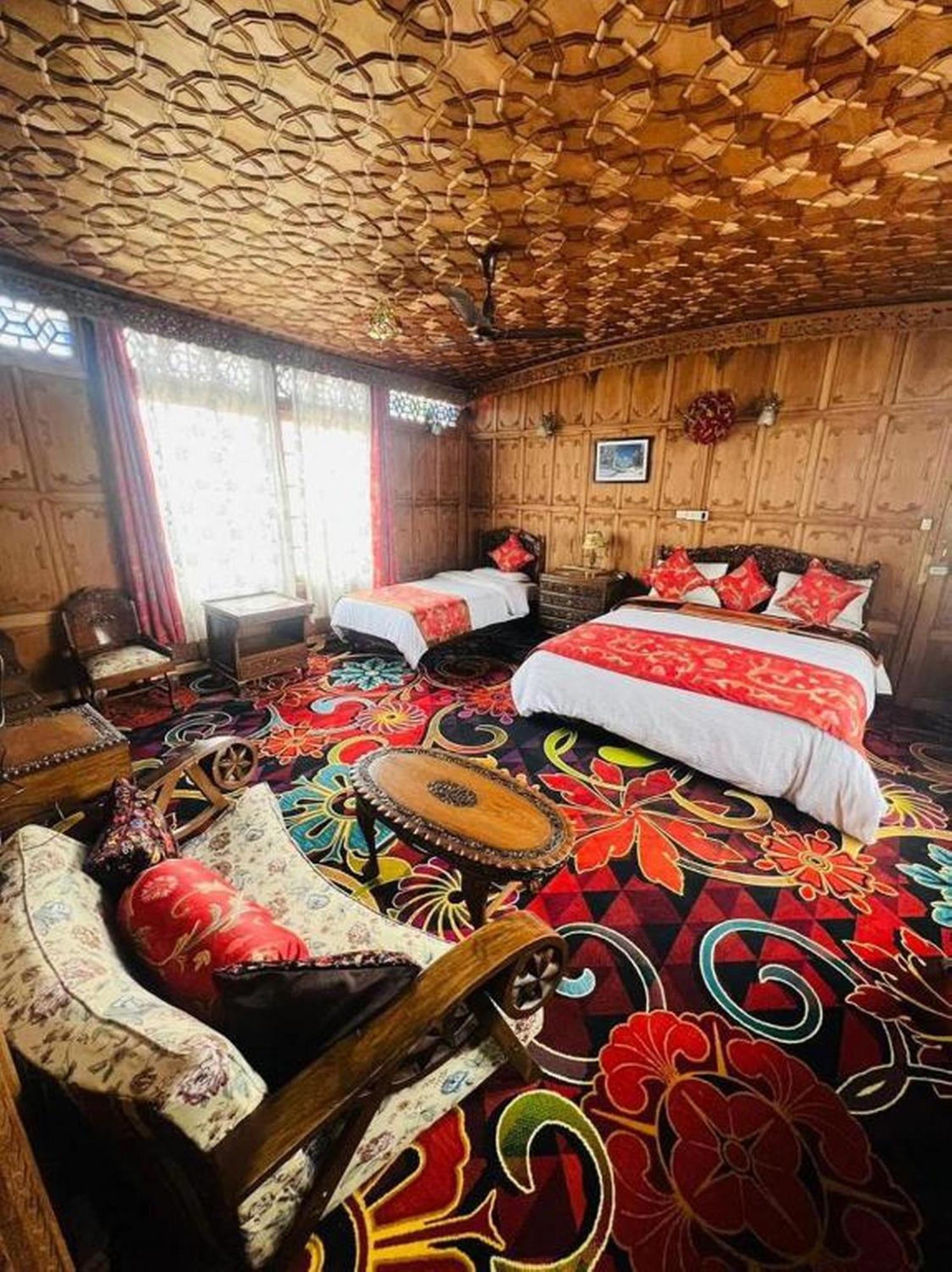 Floating Luxury Group Of Houseboats 호텔 Srīnagar 외부 사진
