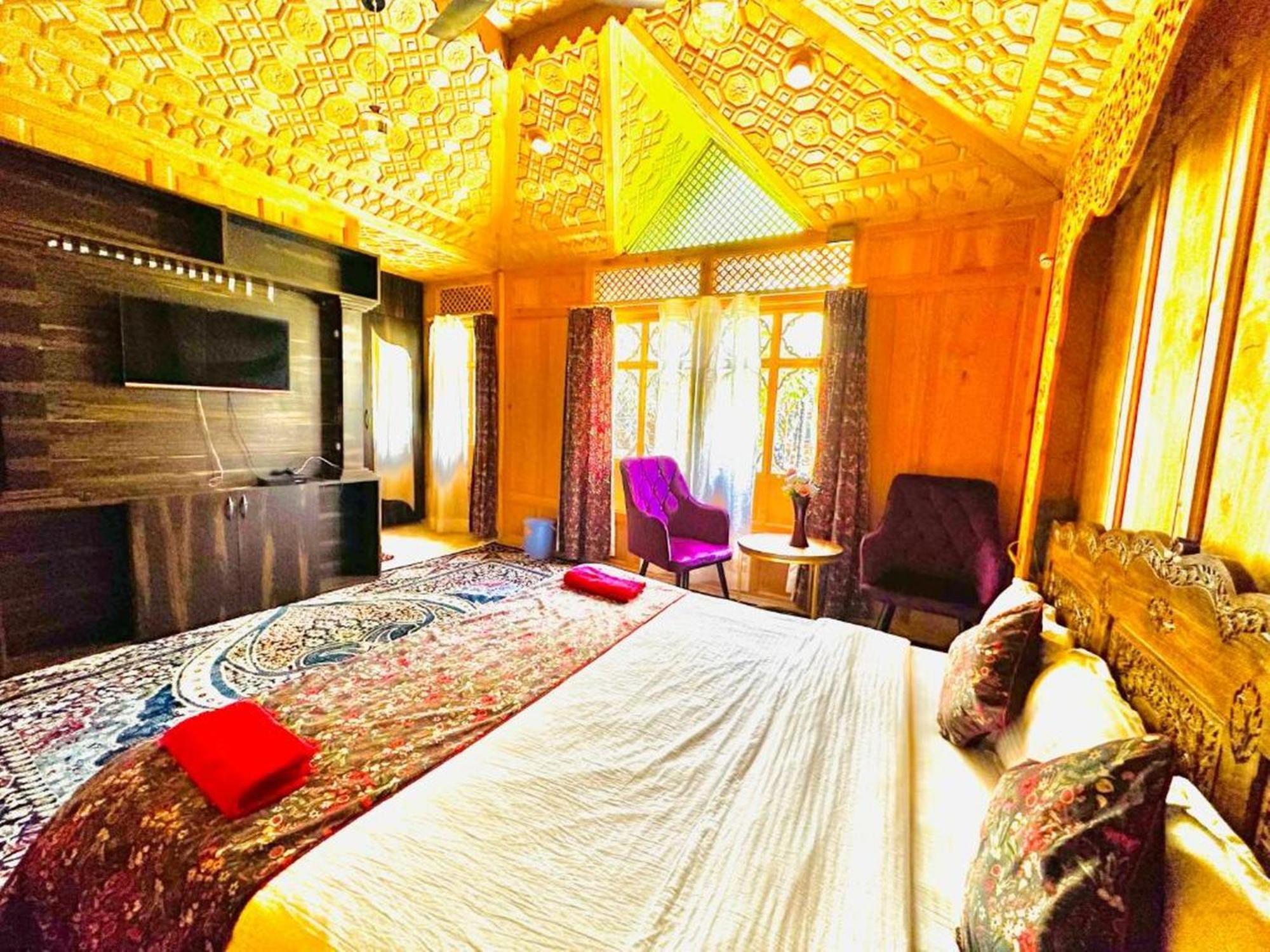 Floating Luxury Group Of Houseboats 호텔 Srīnagar 외부 사진
