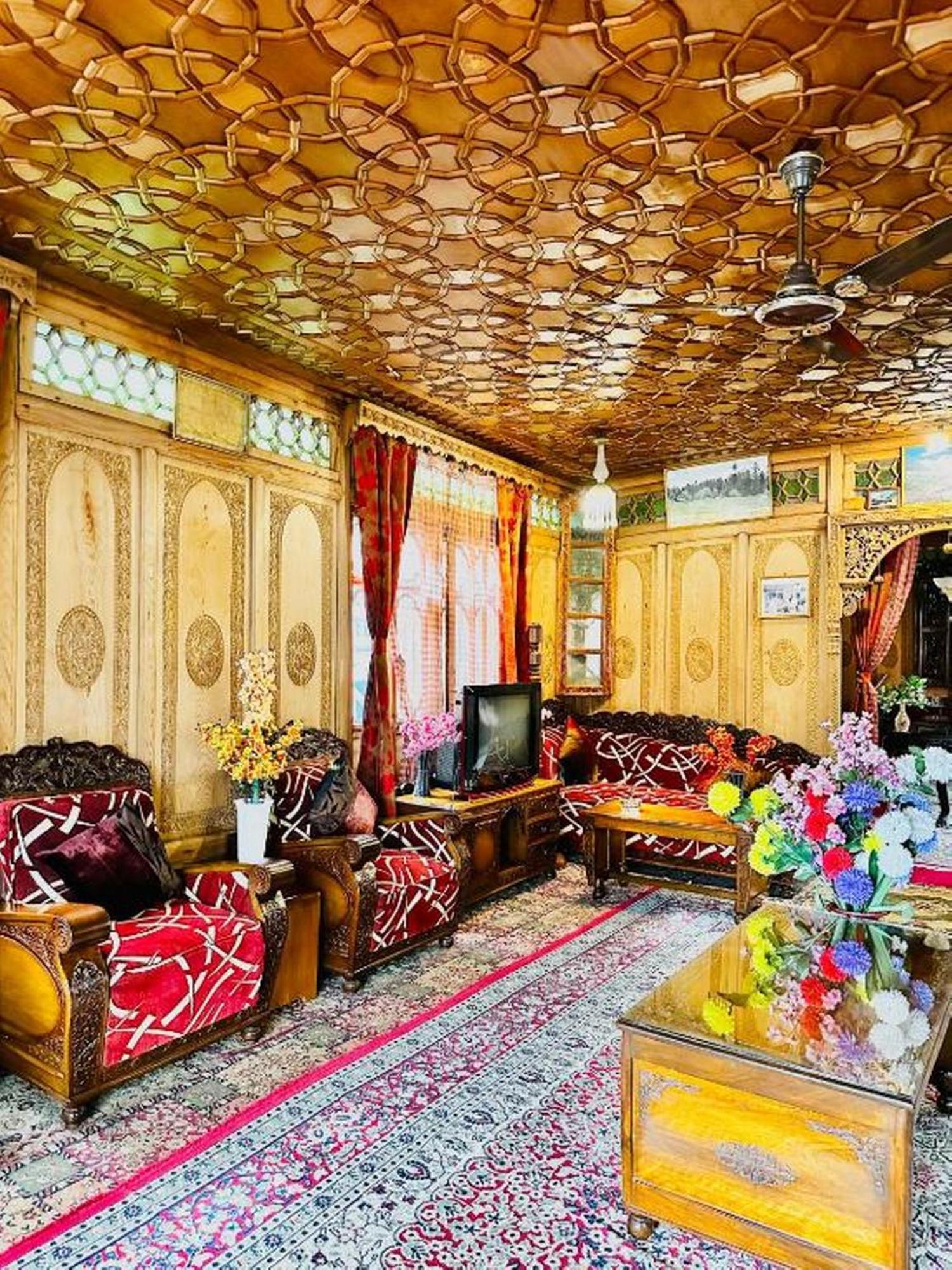 Floating Luxury Group Of Houseboats 호텔 Srīnagar 외부 사진